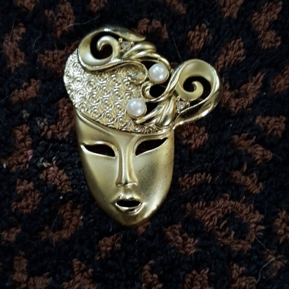 Vintage fashion forward brooch‎ - Picture 1 of 4